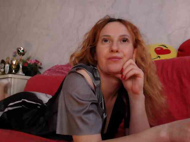ladybigsmile Live Webcam on BongaCams