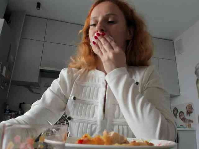 ladybigsmile Live Webcam on BongaCams