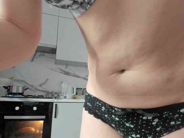 ladybigsmile Live Webcam on BongaCams