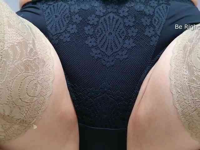 ladybigsmile Live Webcam on BongaCams
