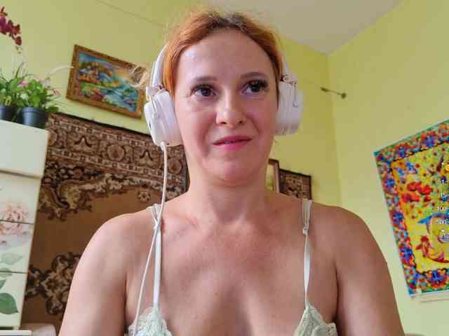 ladybigsmile Live Webcam on BongaCams