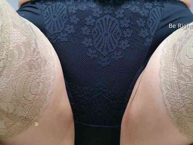 ladybigsmile Live Webcam on BongaCams