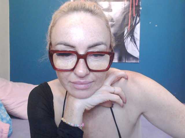 NADINNNE live cam on BongaCams