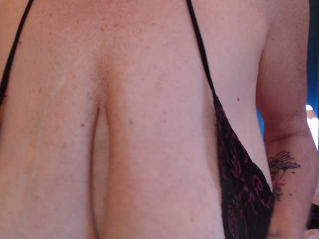 NADINNNE live cam preview
