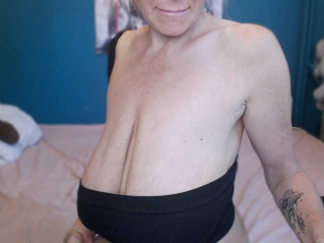 NADINNNE live cam on BongaCams