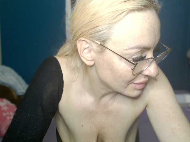 NADINNNE's BongaCams show and profile