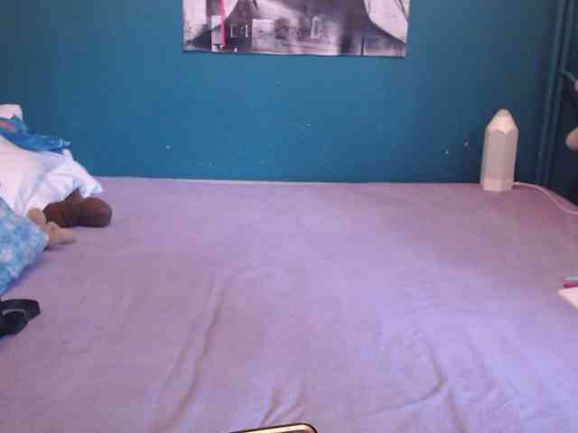NADINNNE webcam