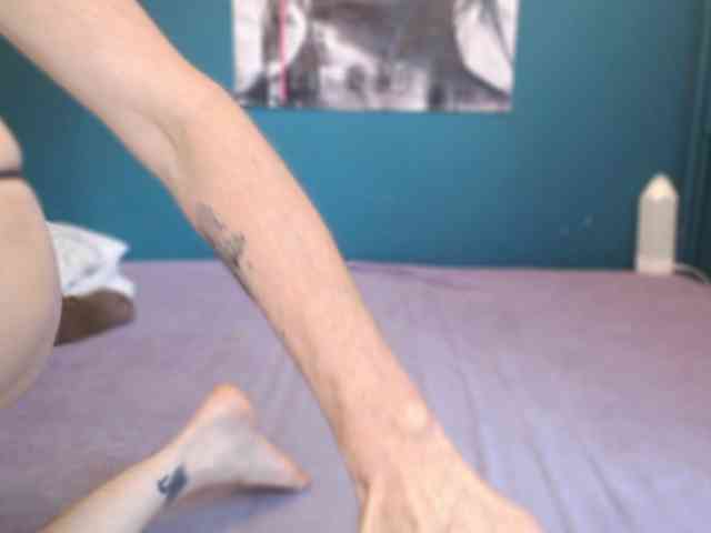 NADINNNE webcam