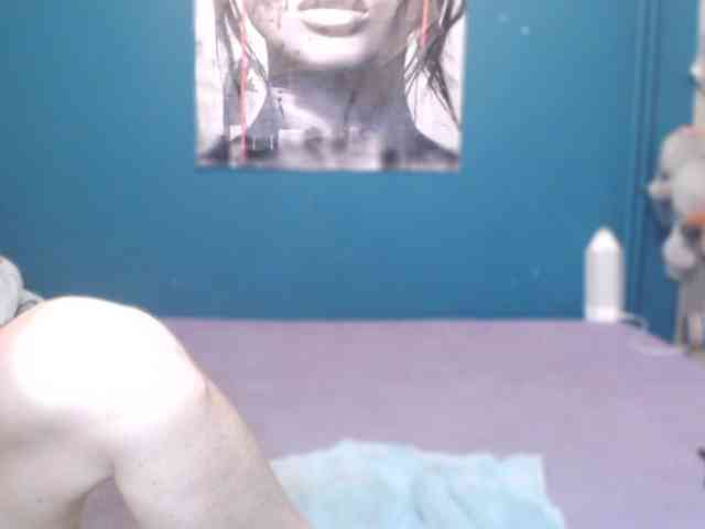 NADINNNE webcam