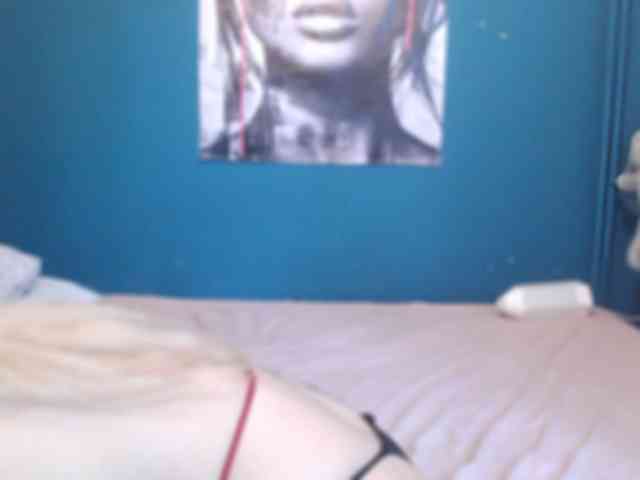 NADINNNE webcam