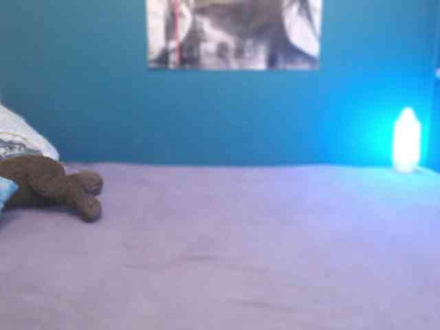 NADINNNE webcam