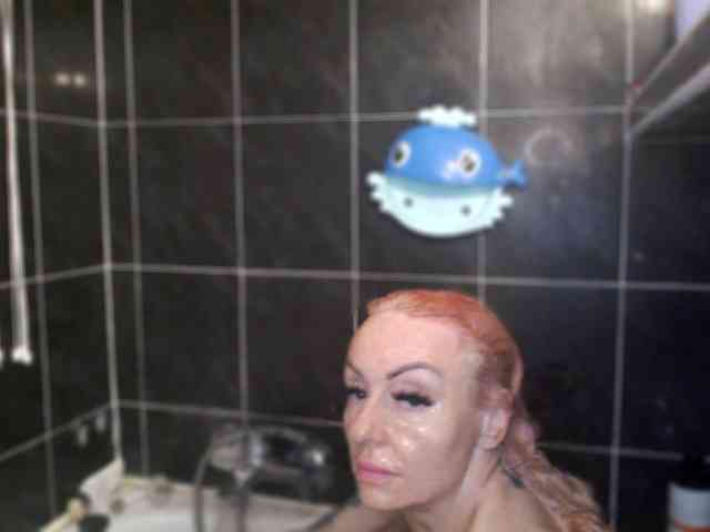 NADINNNE webcam