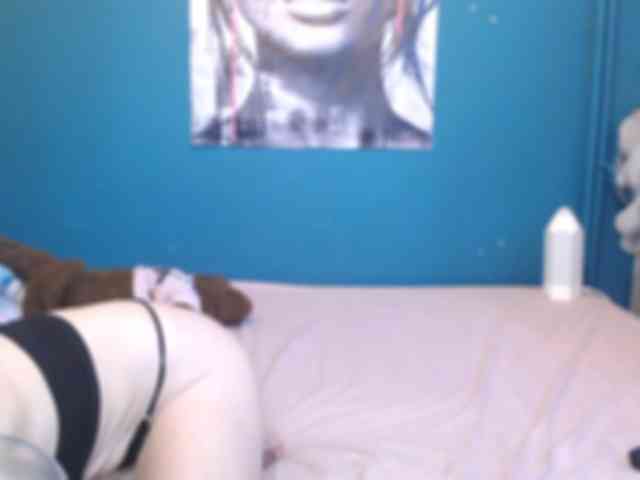 NADINNNE webcam
