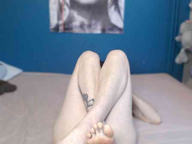 NADINNNE webcam