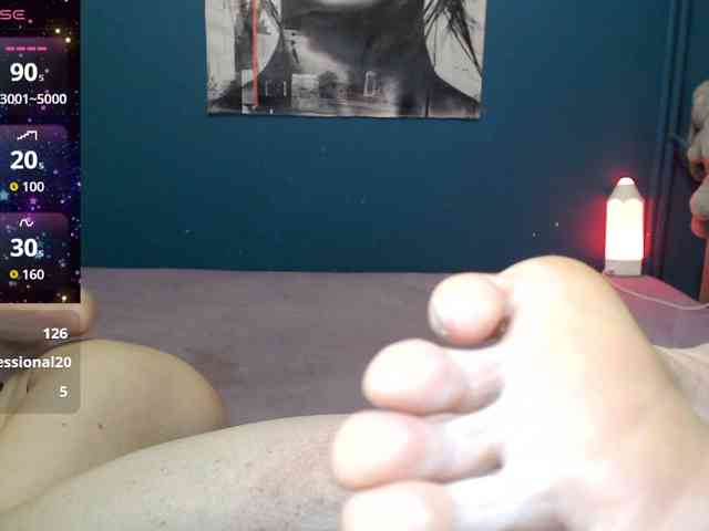 NADINNNE webcam