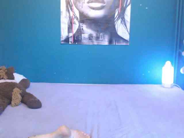 NADINNNE webcam