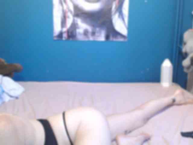 NADINNNE webcam