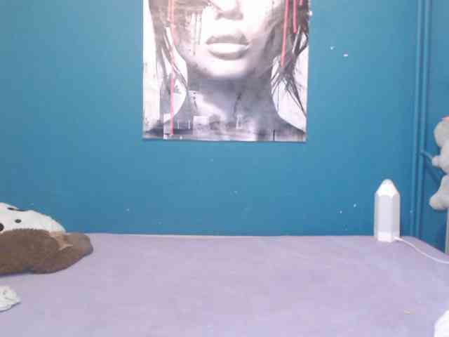 NADINNNE webcam