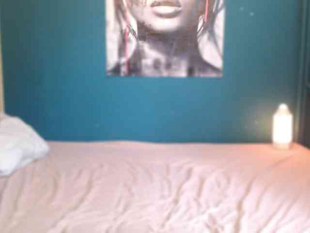 NADINNNE webcam