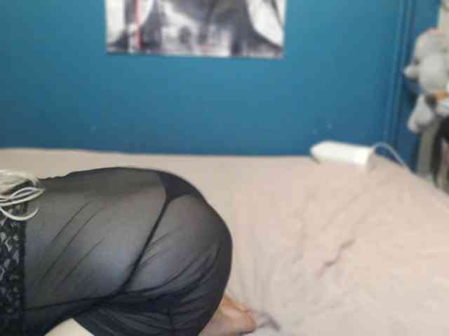 NADINNNE webcam