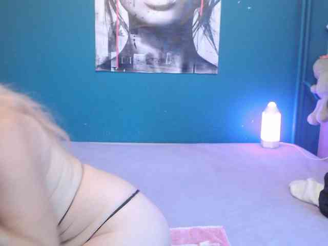 NADINNNE webcam