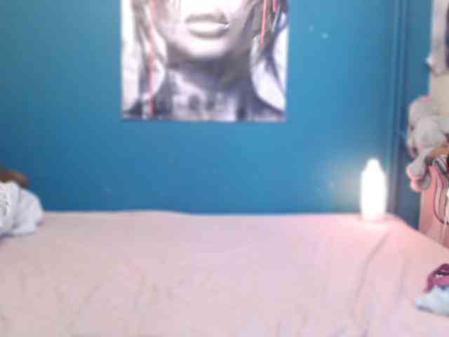 NADINNNE webcam