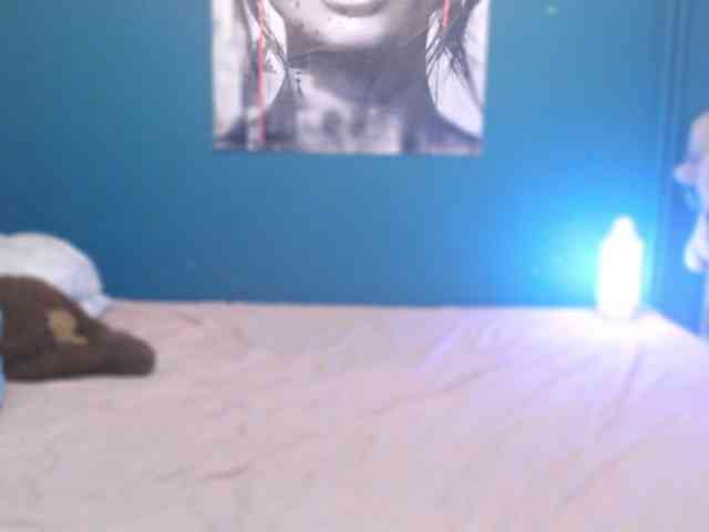 NADINNNE webcam