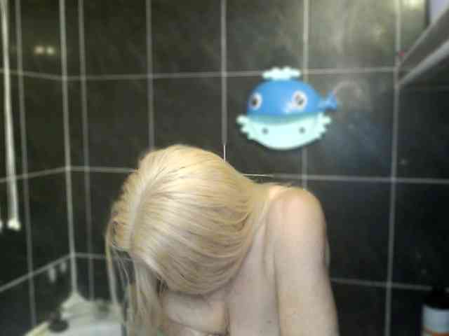 NADINNNE webcam