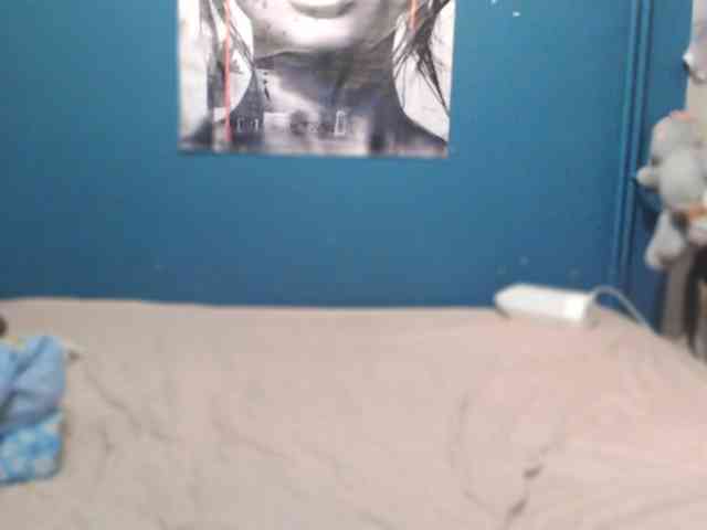 NADINNNE webcam