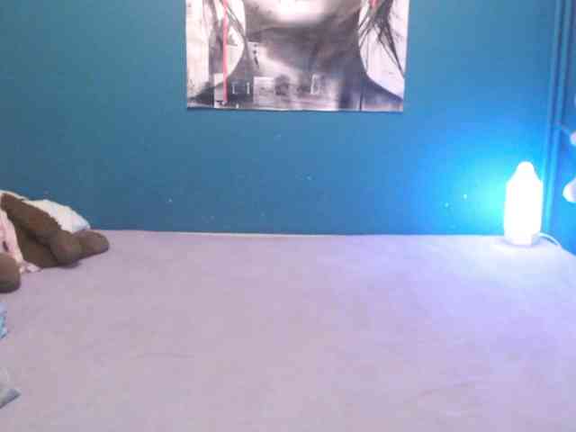 NADINNNE webcam