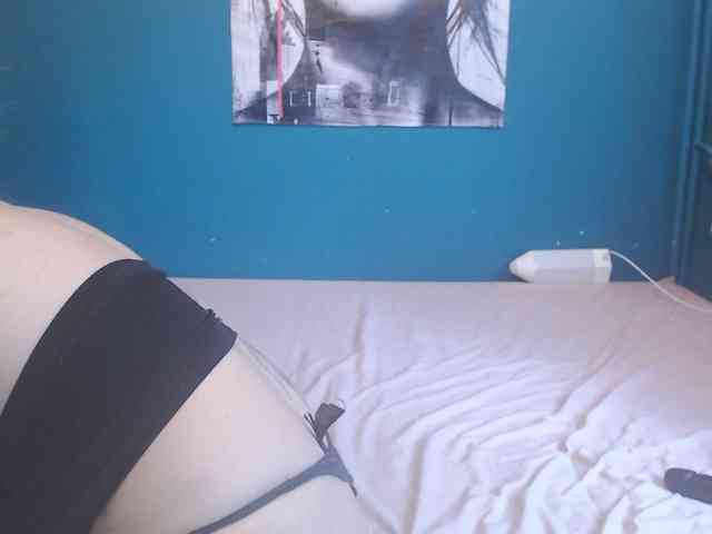 NADINNNE webcam