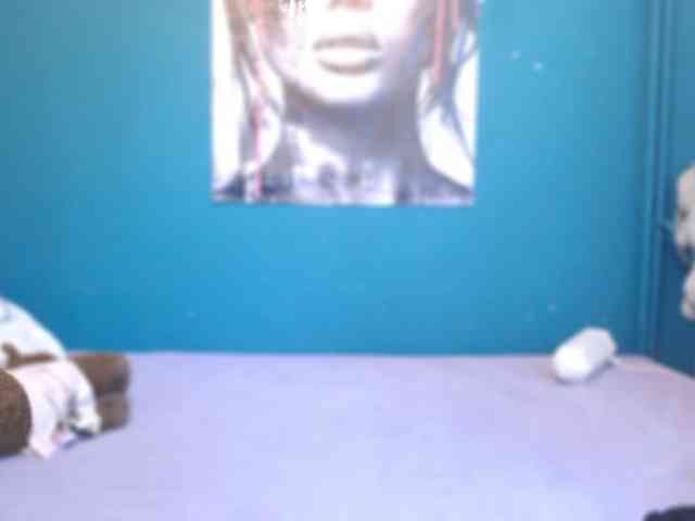 NADINNNE webcam