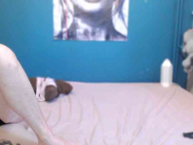 NADINNNE webcam