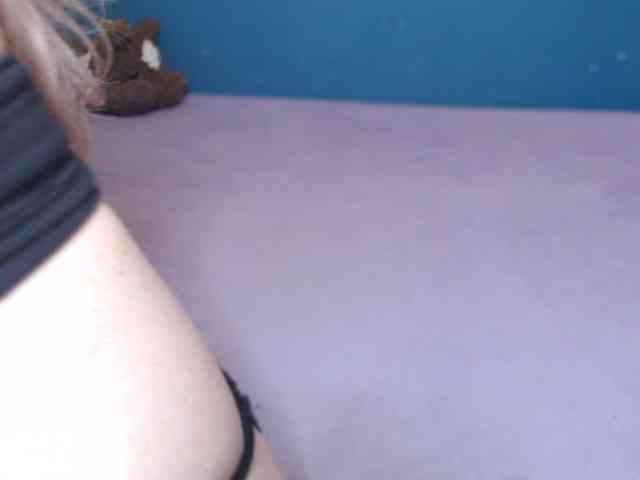 NADINNNE webcam