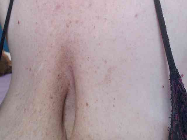 NADINNNE webcam