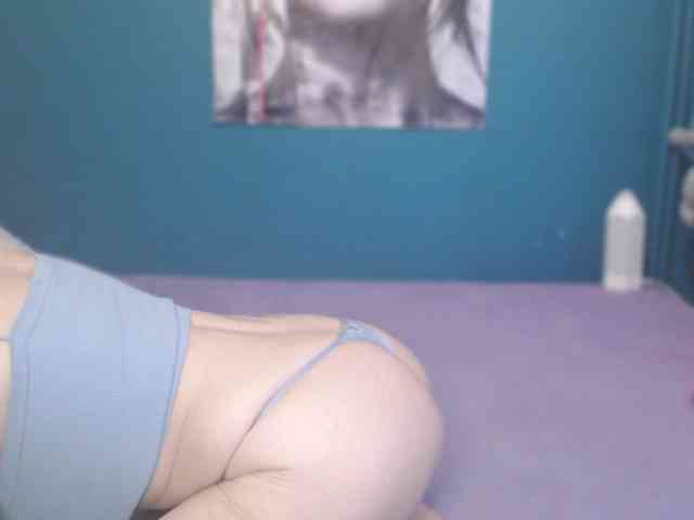 NADINNNE webcam
