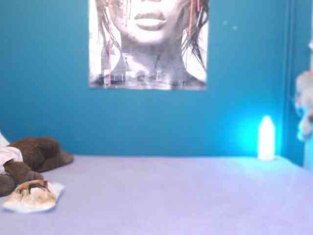 NADINNNE webcam