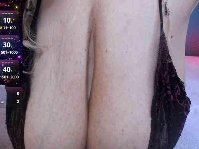 NADINNNE webcam