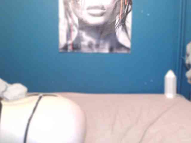 NADINNNE webcam
