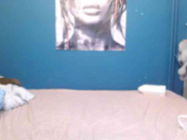 NADINNNE webcam