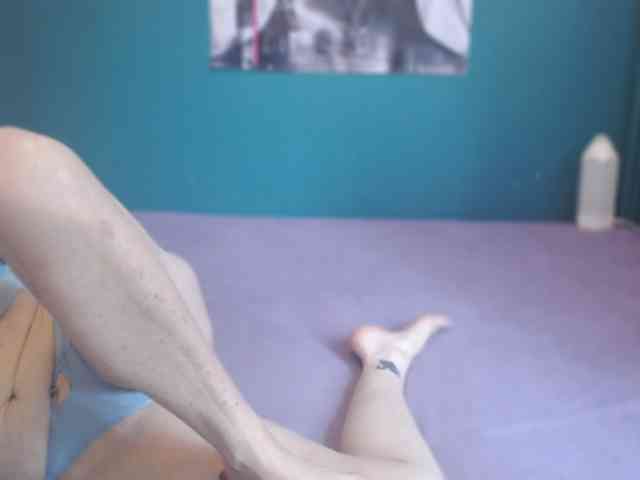 NADINNNE webcam