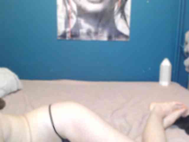 NADINNNE webcam