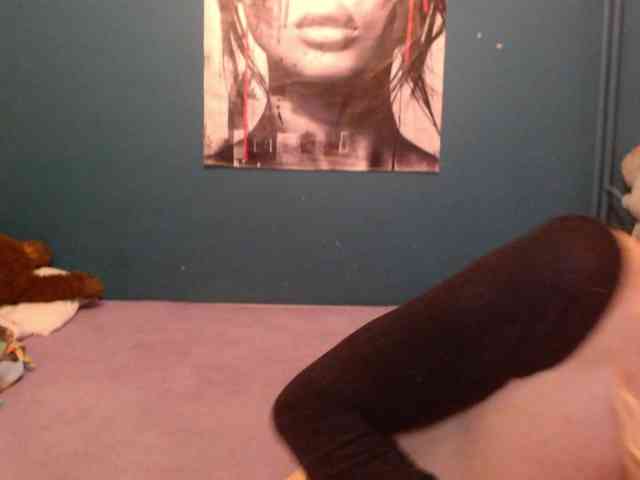 NADINNNE webcam