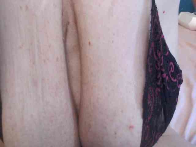 NADINNNE webcam