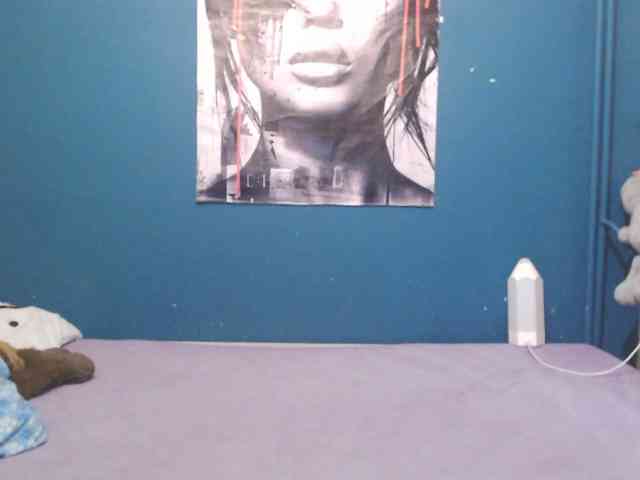NADINNNE webcam
