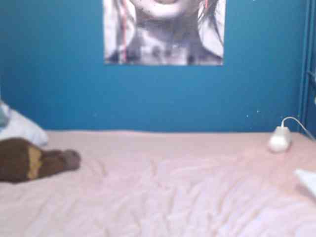 NADINNNE webcam