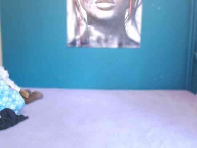 NADINNNE webcam