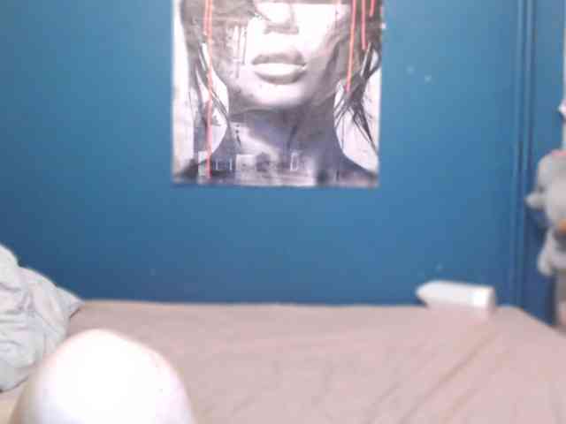 NADINNNE webcam