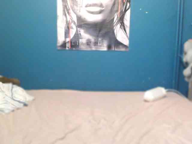 NADINNNE webcam