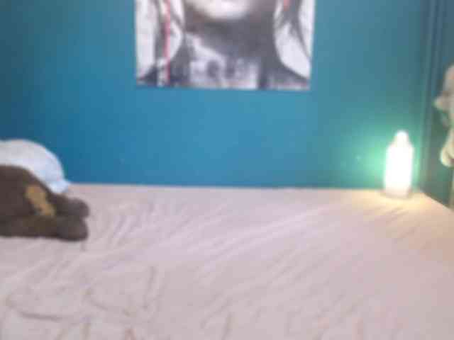 NADINNNE webcam